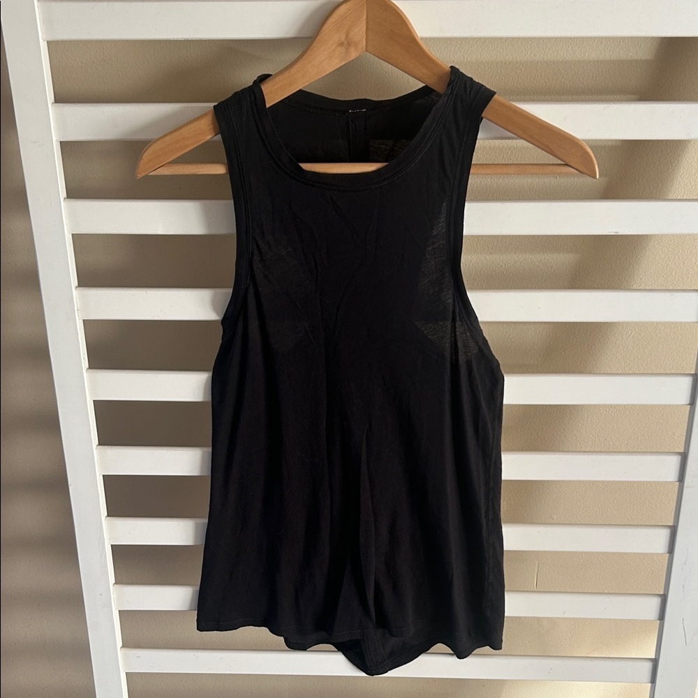 Lululemon Black Sleeveless Twisted Criss Cross Back Women's Tank Top